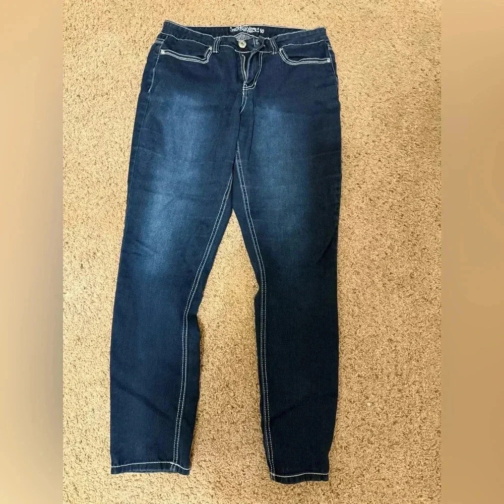 Revolt size 10 jeans dark wash